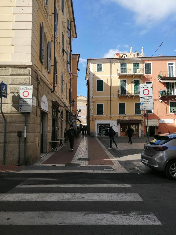 Ferienwohnung Casa Nives Imperia Exterior foto